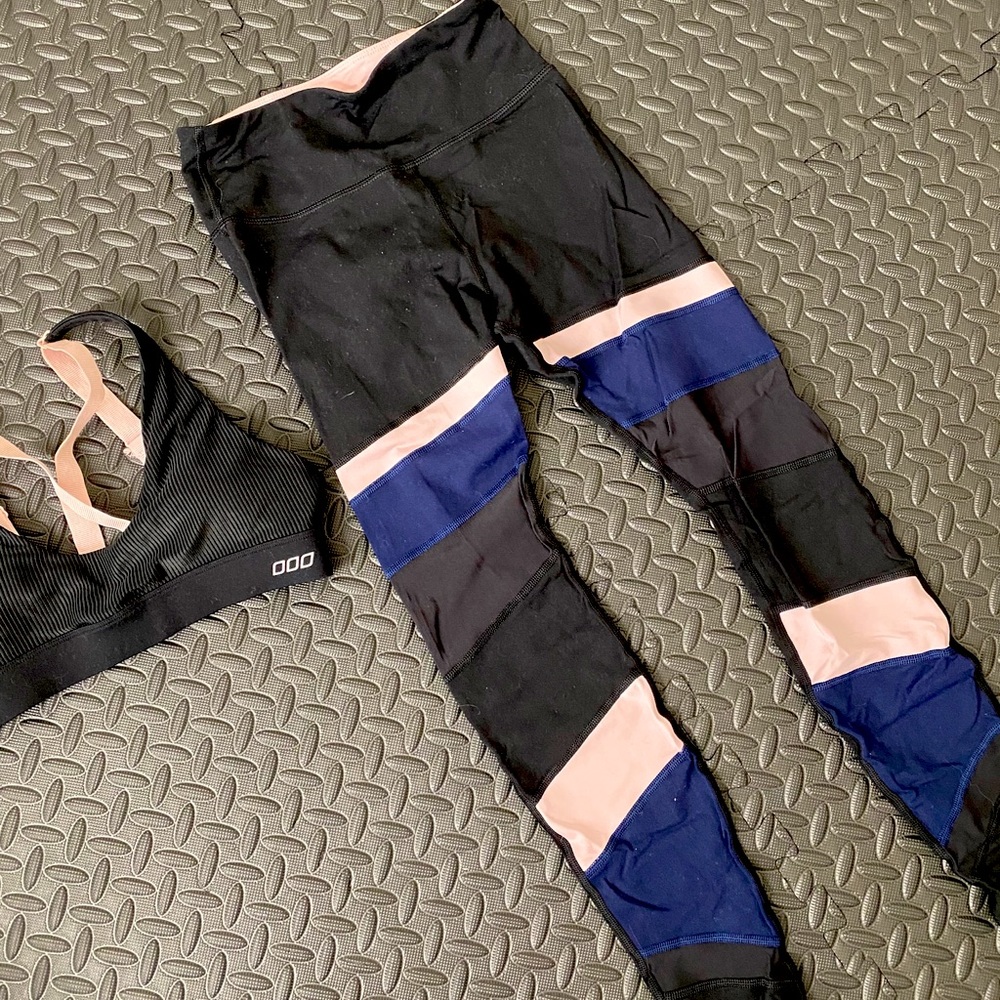 Lorna Jane color block leggings